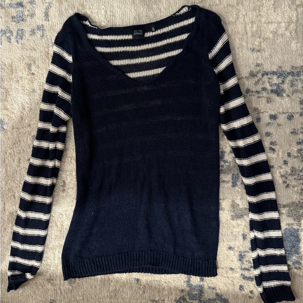 Blue Saks Fifth Avenue Navy striped Sweater in size Small